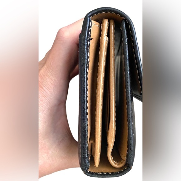 Beautiful Kate Spade Black Italian Leather Wallet - Picture 6 of 12